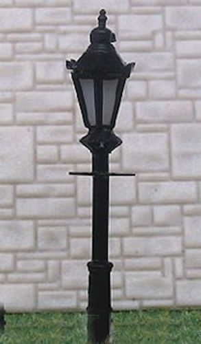 N Scale Lampposts  and  Yard Lights